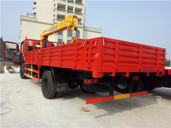 國五東風玉虎6.3噸隨車吊