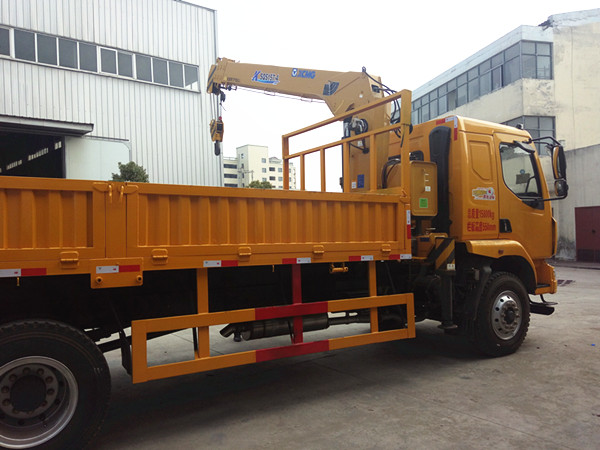 東風柳汽乘龍徐工6.3噸隨車吊