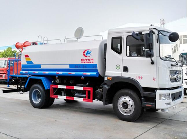 東風(fēng)D9霧炮車圖片