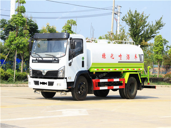 灑水車對公路路面養(yǎng)護(hù)的需求日益加大