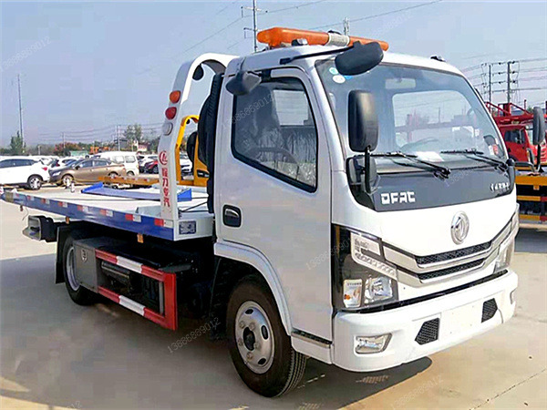 東風(fēng)多利卡一拖二藍(lán)牌清障車(chē)