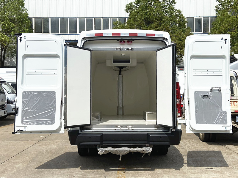 依維柯長軸短軸冷藏車